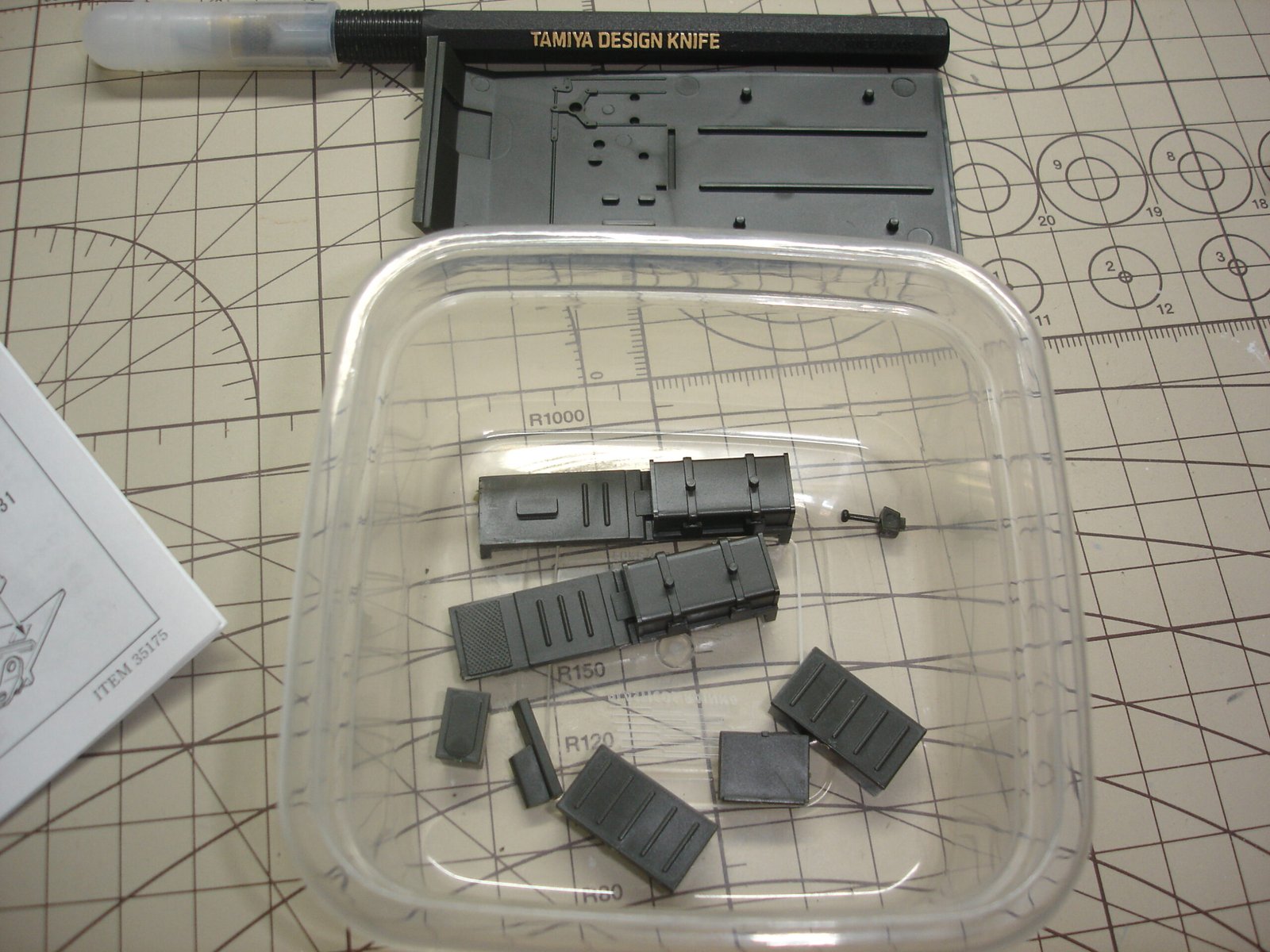 Peças promtas British Universal Carrier Mk.II Tamiya 135