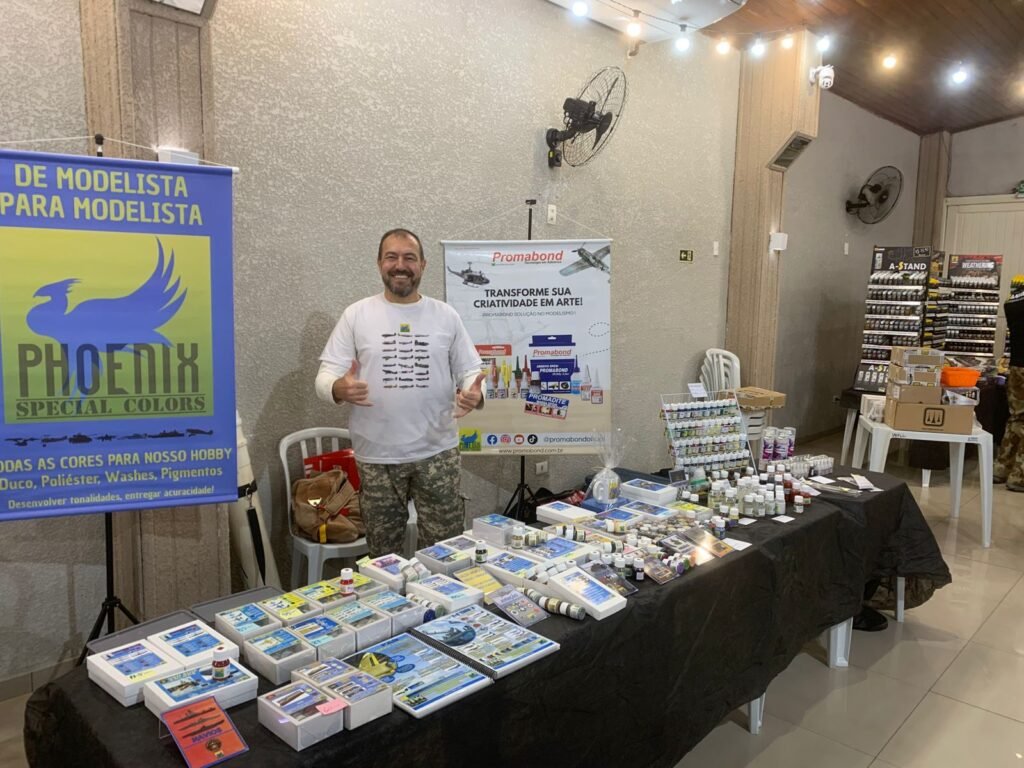 Carlão da Phoenix Colors e seu estande no XVII Open Superkits